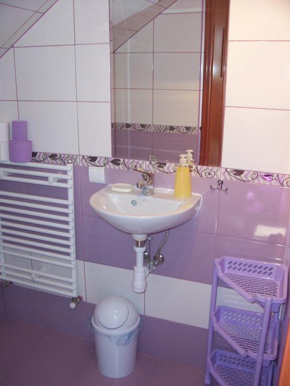 Gosciniec Nad Stawem Villa Szczytno  Rum bild